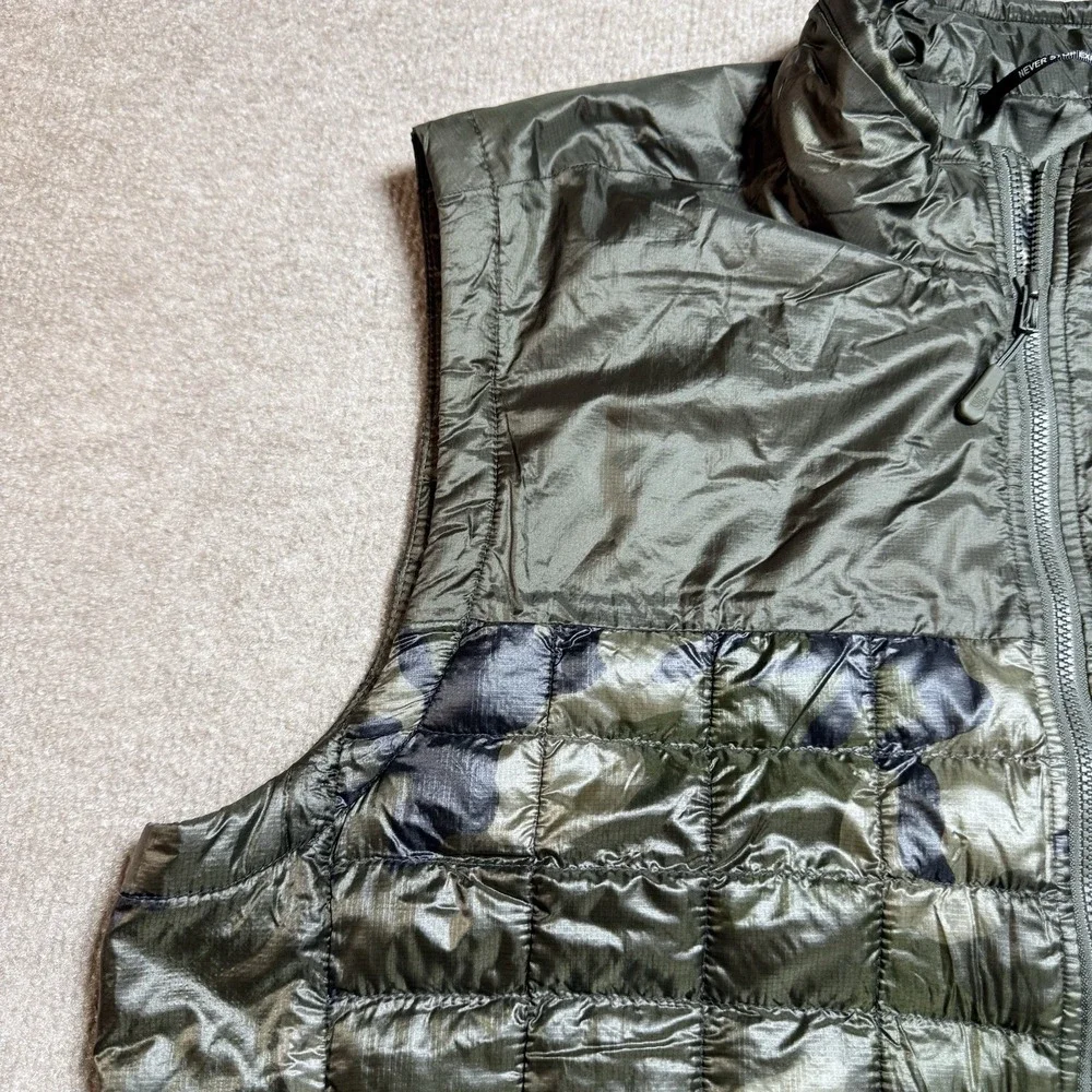 The North Face Large Thermoball Vest Mens Green Camo Primaloft Puffer Full Zip